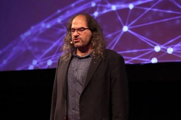 Ripple CTO Resignation Shocks XRP Community: David Schwartz Steps Down After 13 Years